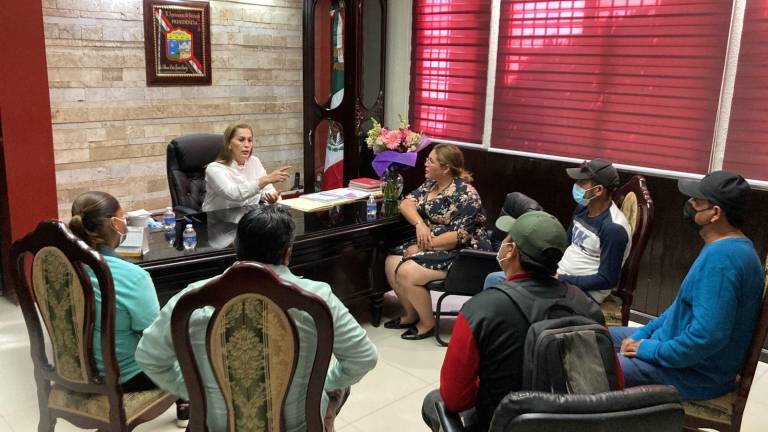 La Alcaldesa y la Diputada en reunión privada con personal de la Jumapae.