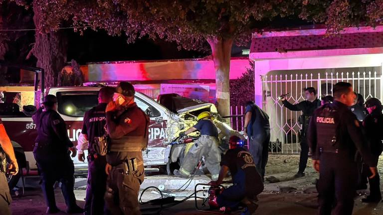 Accidente vial en Los Mochis en los que agentes de seguridad resultaron lesionados.