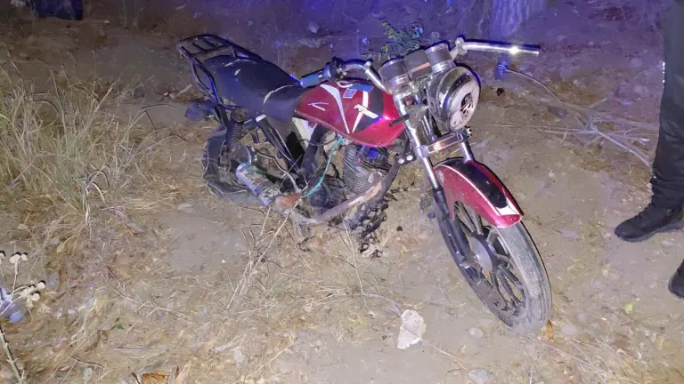 Elementos de seguridad y cuerpos de auxilio atendieron el accidente registrado en la carretera a Las Glorias., en Guasave.