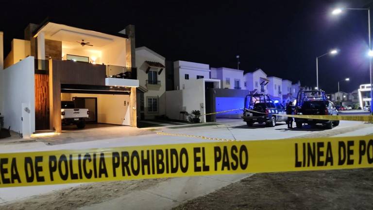 El inmueble presentó impactos de bala en su fachada principal.