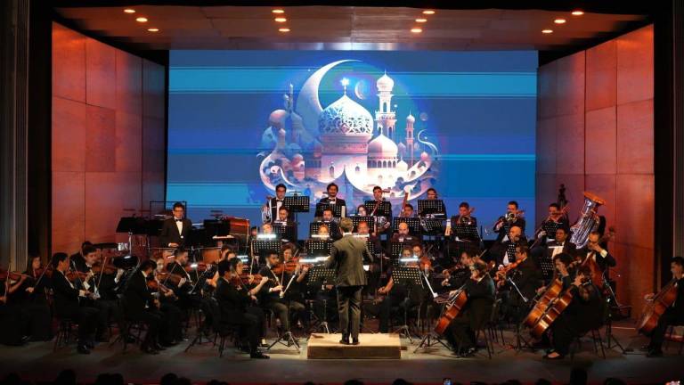 Ofrece la Camerata Mazatlán dirigida por el maestro huésped Sergio Freeman el el concierto “Scheherezade, música para mil noches” del compositor ruso Nikolái Rimski-Kórsakov en el Teatro Ángela Peralta.