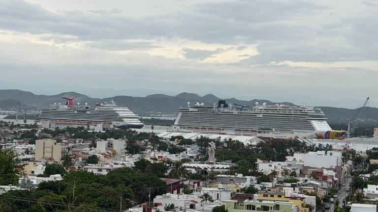 Durante octubre, Mazatlán recibió 16 embarcaciones turísticas, con aproximadamente 53 mil cruceristas.