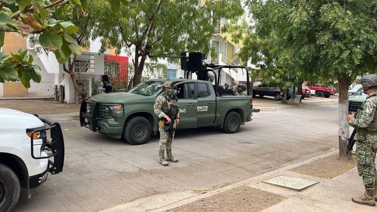 Fuerzas de seguridad desplegaron un operativo en la zona para recabar indicios, tras el ataque que dejó un hombre herido.