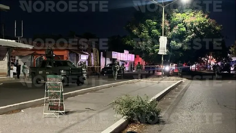 Autoridades resguardaron el perímetro del hallazgo de un hombre sin vida en Hacienda de Las Moras.