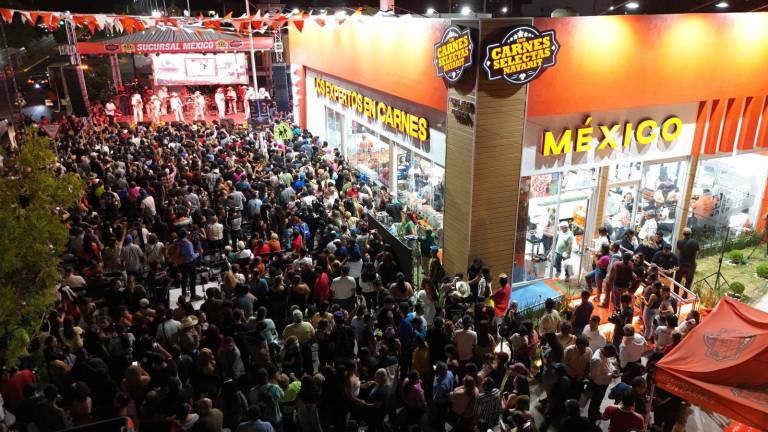 Carnes Selectas Nayarit regala camioneta en su apertura número 24 celebrando 11 años de trayectoria