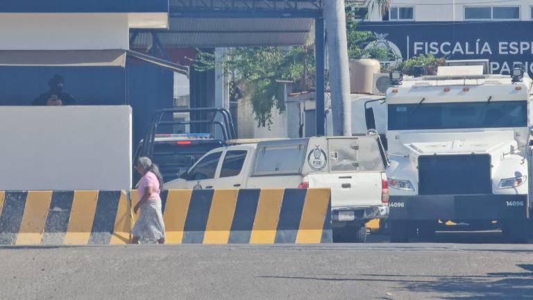 Corporaciones de seguridad y personal de la Fiscalía realizaron operativos y diligencias tras la riña registrada en el Centro Penitenciario de Aguaruto.