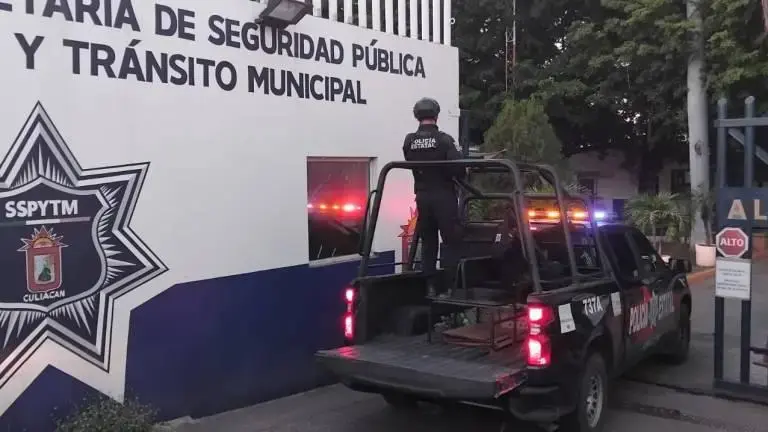Policías de Culiacán podrán portar armas hasta en sus descansos