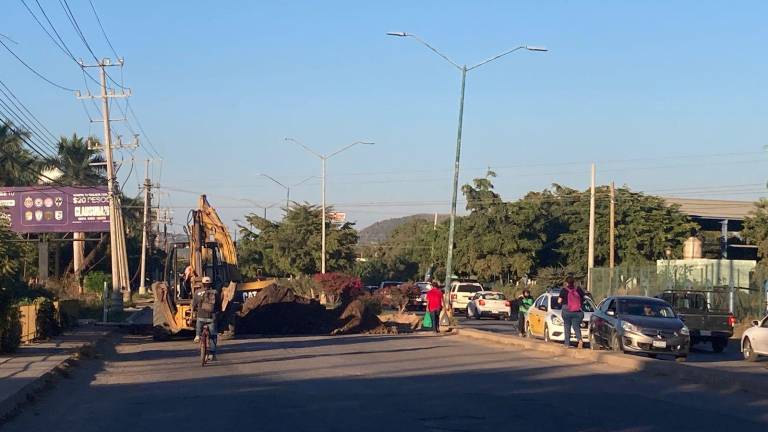El cierre se aplicará desde la avenida Jacarandas con dirección al sur.
