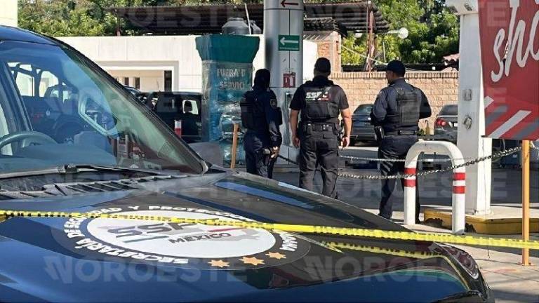 El ataque se registró en un lote de autos usados ubicado en el cruce de Enrique Félix Castro y Rotarismo.