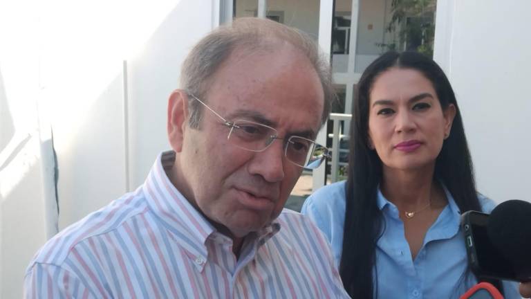 Santiago Inzunza Cázarez, director del Cobaes, habla sobre los planteles donde se imparten clases en línea.