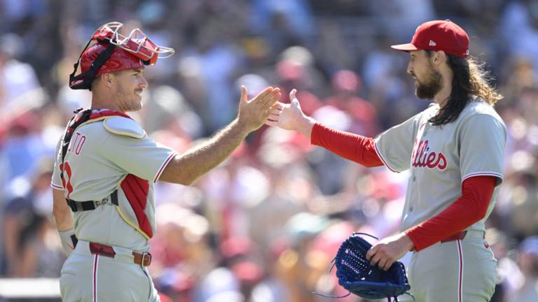 Matt Strahm regresa al club que lo seleccionó en el Draft 2012 y donde debutó en 2016-2017.