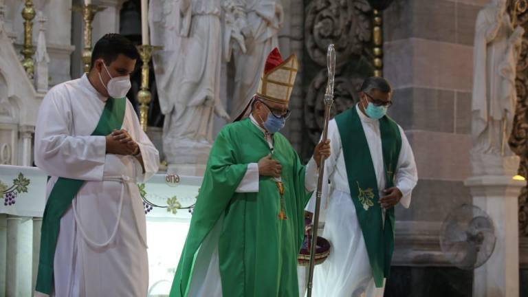 Abrir el corazón al prójimo y prodigar la paz, llama Obispo de Mazatlán esta Navidad