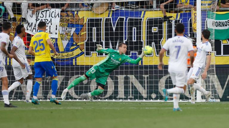 Real Madrid iguala a uno con el Cádiz.