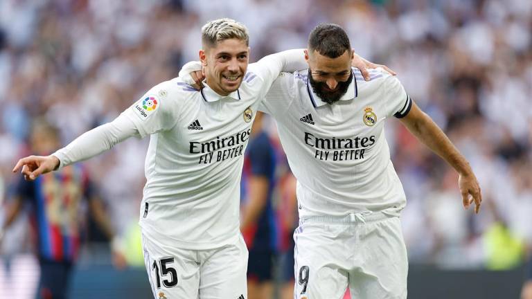 Valverde y Benzema marcan los dos primeros goles del Real Madrid.
