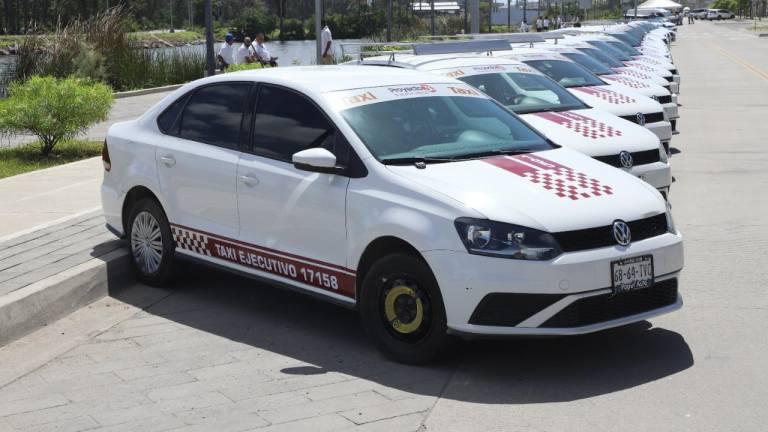 Los taxis están monitoreados por un satélite para seguridad de los usuarios.
