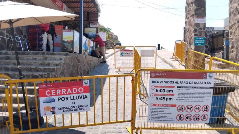 Con el cierre, tanto turistas como mazatlecos ya no se les permitió el acceso hasta que disminuyan nuevamente las temperaturas.