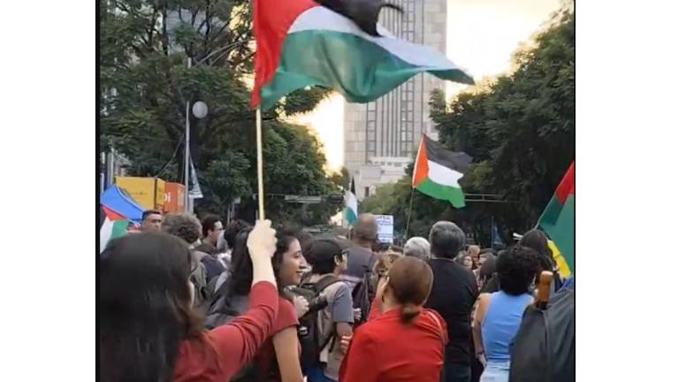 En la CDMX, miles de personas salieron a manifestarse para exigir que México rompa relaciones diplomáticas con Israel.