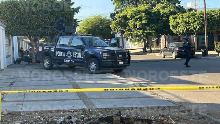 Militares y policías estatales cerraron calles en la colonia Miguel Hidalgo durante un operativo.