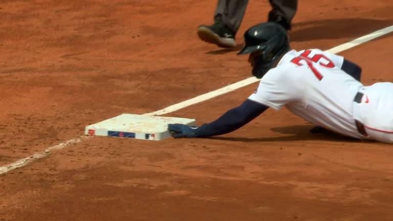 Carlos Narváez logró un robo de base que terminó por ser clave en el triunfo por remontada de los Medias Rojas.