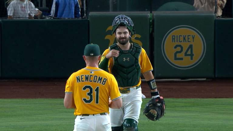 Sean Newcomb inició la temporada de 2025 con Boston y la terminó con los Atléticos.