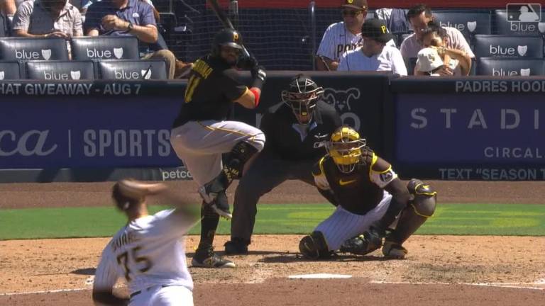 Carlos Santana se enfila a Milwaukee.