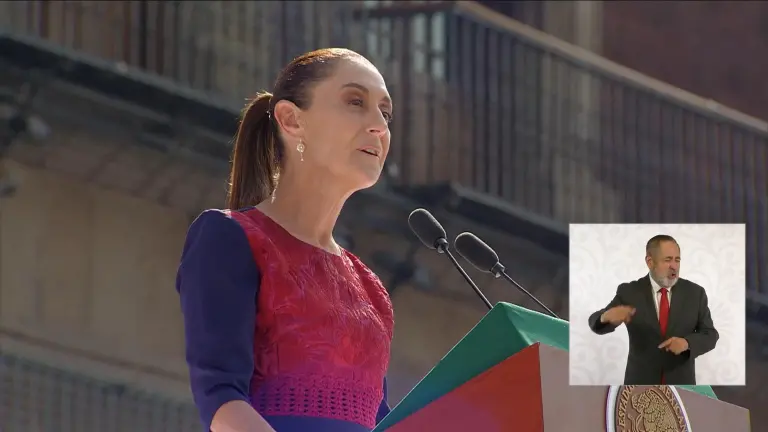 Sheinbaum abrió su mensaje acusando campañas sucias y atribuyendo ataques al gobierno a medios, consultores y grupos opositores, tanto nacionales como extranjeros.