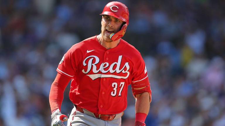 Rojos de Cincinnati abren su complicado cierre de calendario con dramática victoria sobre Cachorros.
