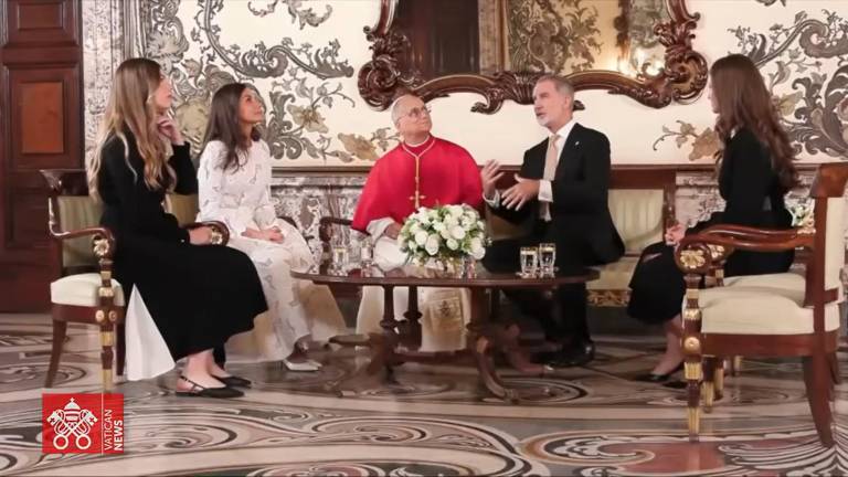 El Papa se reunió con los reyes de España Felipe VI, su esposa Leticia, la princesa Leonor y la infanta Sofía.