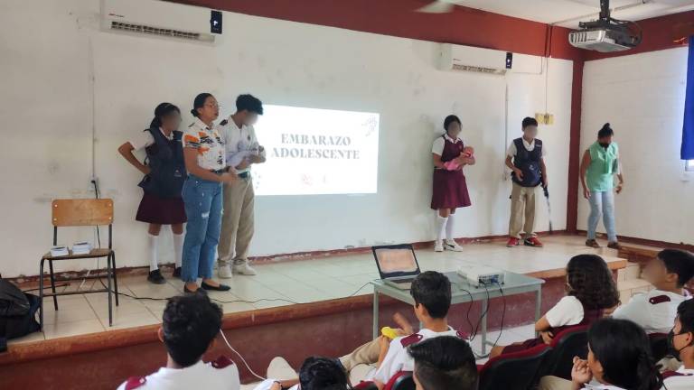 Lleva DIF Escuinapa pláticas sobre embarazo adolescente a escuelas