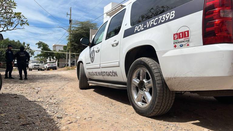 El cuerpo se encontró en el patio de una vivienda que se ubica por la calle Fortunato Álvarez Castro, de la colonia Adolfo López Mateos, en Culiacán.