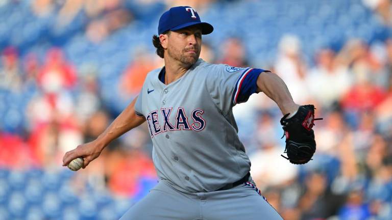 Jacob deGrom estuvo en plan dominador para los Rangers, que están en buen momento ganador.