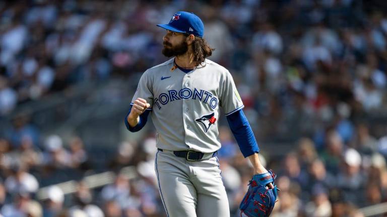 El lanzador de los Azulejos buscaba su segundo juego sin hit.