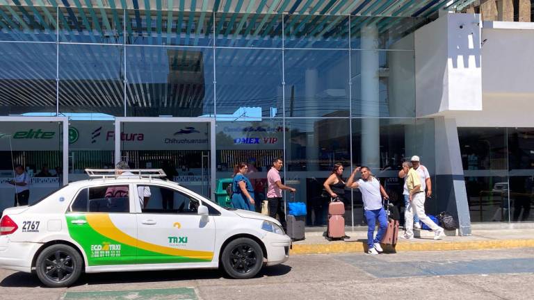 Poca actividad se reporta este domingo en la Central de Autobuses de Mazatlán.