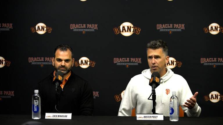 Buster Posey anunció el regreso de dos de sus ex compañeros: Curt Casali y Javier López.