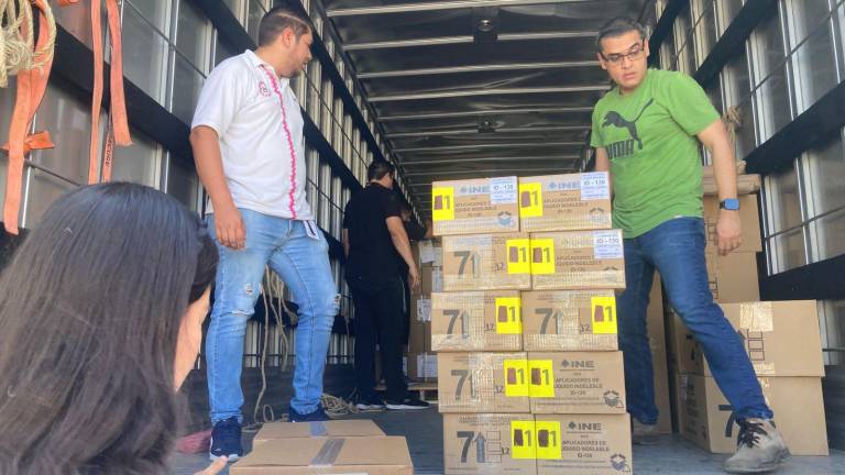 El primer camión que llega a Sinaloa, en el distrito 01 el beneficiado con 2 millones 3 mil 376 boletas.
