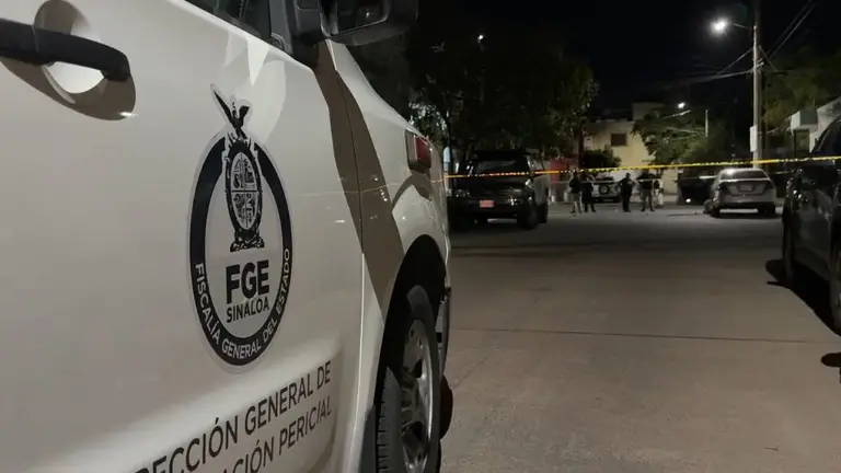 Elementos de seguridada atendieron el ataque registrado en la colonia Renato Vega Alvarado, al sur de Culiacán.