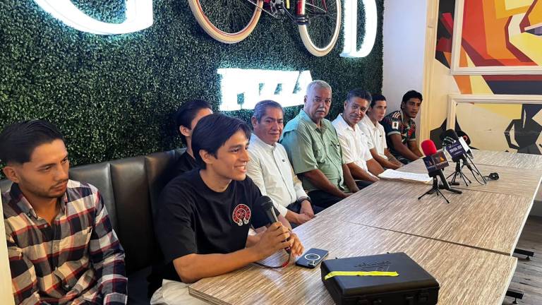 Algunos de los pugilistas que estarán en la próxima cartelera de la velada “Rumbo a la Gloria” estuvieron presentes en la conferencia de prensa.