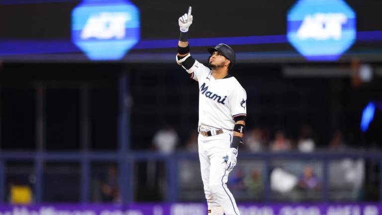 Luis Arráez llegaría a San Diego.