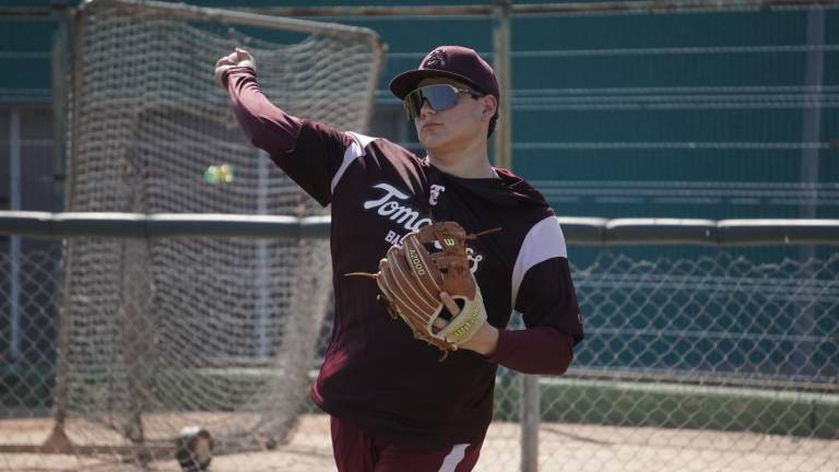 José Alonso Almeida entrena a todo vapor con Tomateros de Culiacán.