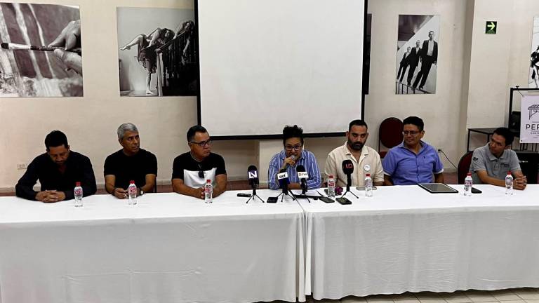 Héctor Acosta, Ricardo Montes, Manuel Rocha, Liliana Aréchiga, Víctor Alonso Ozuna, Max Carreón y Carlos Ruiz, dieron a conocer los pormenores del primer Foro de Percusiones SAMA 2026, que organiza el SAMA.