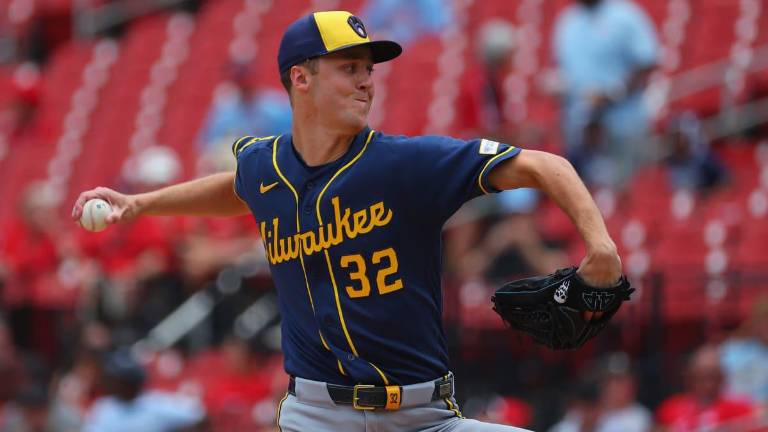 Jacob Misiorowski se supo reponer a dos cuadrangulares para doblegar a los Cardenales.