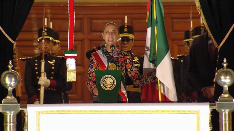 La Presidenta Claudia Sheinbaum rindió su segundo Grito de Independencia en el Zócalo de la CDMX frente a casi 200 mil personas.