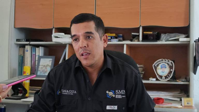 Luis Torres, Jefe del Meteorológico local en Mazatlán.