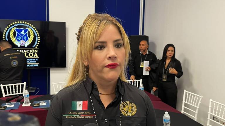 Rosa María Parra González, delegada del Consorcio Internacional en Defensa de los Derechos Humanos, denuncia un presunto atentado contra las oficinas en Mazatlán.