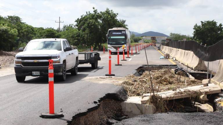 Llaman a conductores a tomar precauciones ante daños en carretera libre Mazatlán-Culiacán