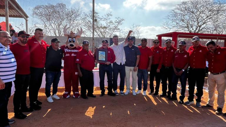 Se inauguró en la Liga Mazatlán el Torneo Nacional de Regiones 2026 Pingüica, dedicado en honor a Óscar Soto Valle.