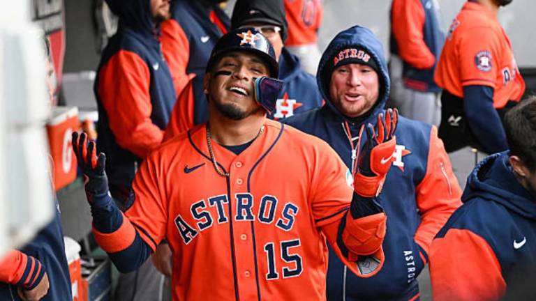 Isaac Paredes se estrenó en jonrones en 2026, al conectar un par ante los Guardianes en Cleveland.