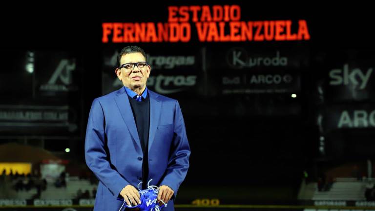 Fernando Valenzuela recibe un gran homenaje.