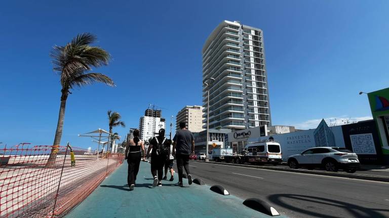 La sensación térmica volvió a superar los 40 grados centígrados en Mazatlán debido a la combinación de altas temperaturas y humedad.