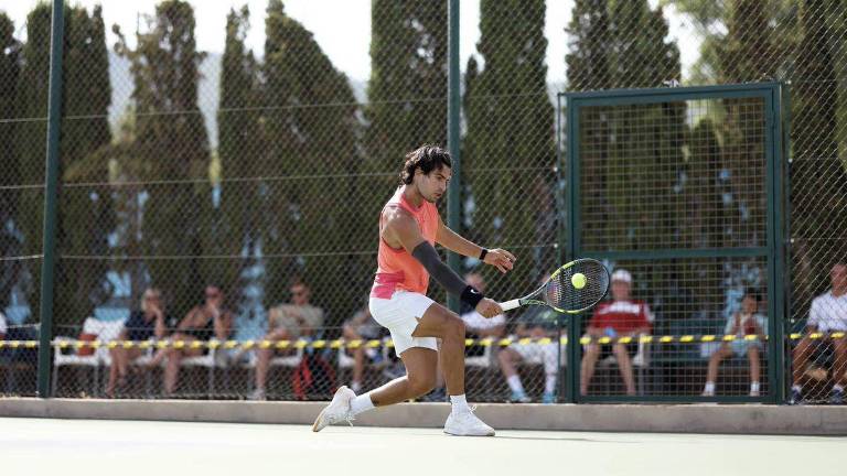 Carlos Alcaraz, durante un entrenamiento en Murcia.